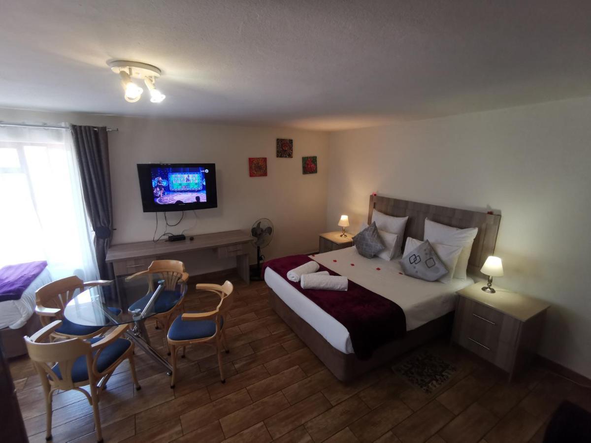 Aparthotel 50 Galena Affordable Luxury Roodepoort Exteriér fotografie